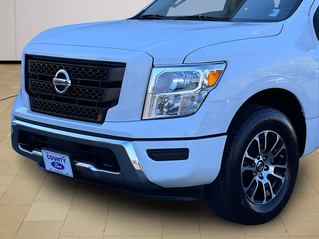 2022 Nissan Titan SV