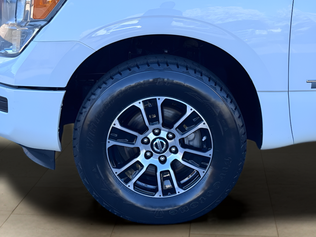 2022 Nissan Titan SV