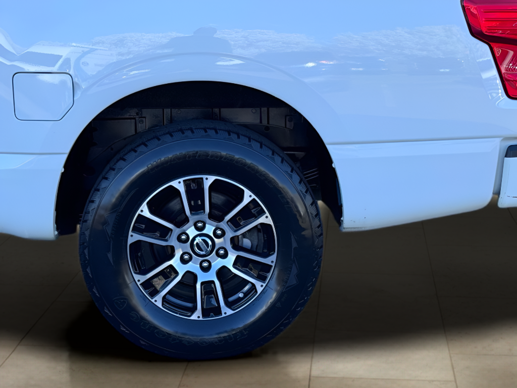 2022 Nissan Titan SV
