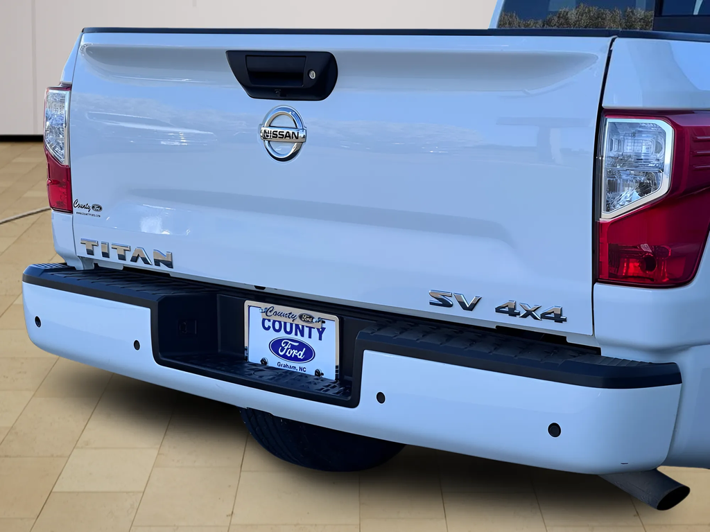 2022 Nissan Titan SV