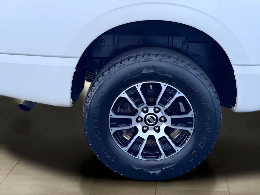 2022 Nissan Titan SV