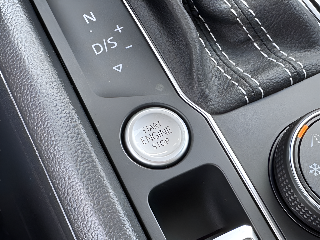 2023 Volkswagen Atlas 2.0T SE w/Technology