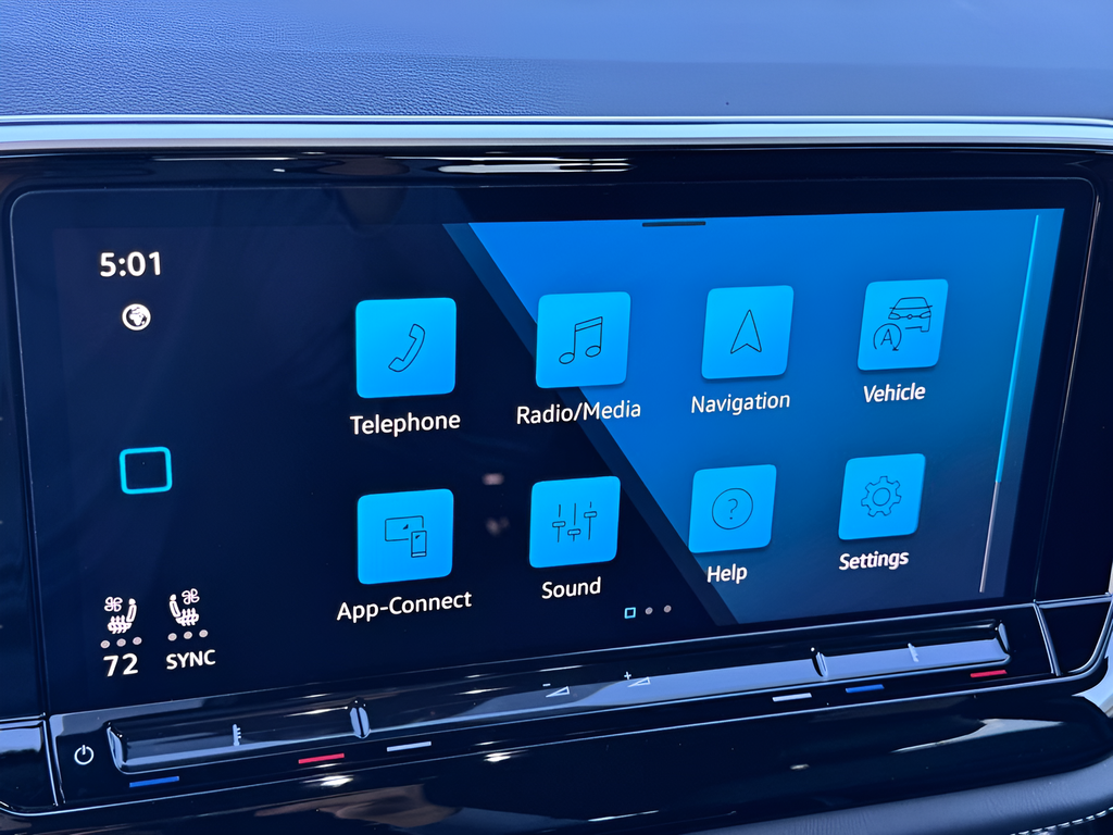 2025 Volkswagen Atlas Cross Sport 2.0T SE w/Technology