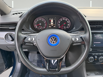2022 Volkswagen Passat 2.0T R-Line