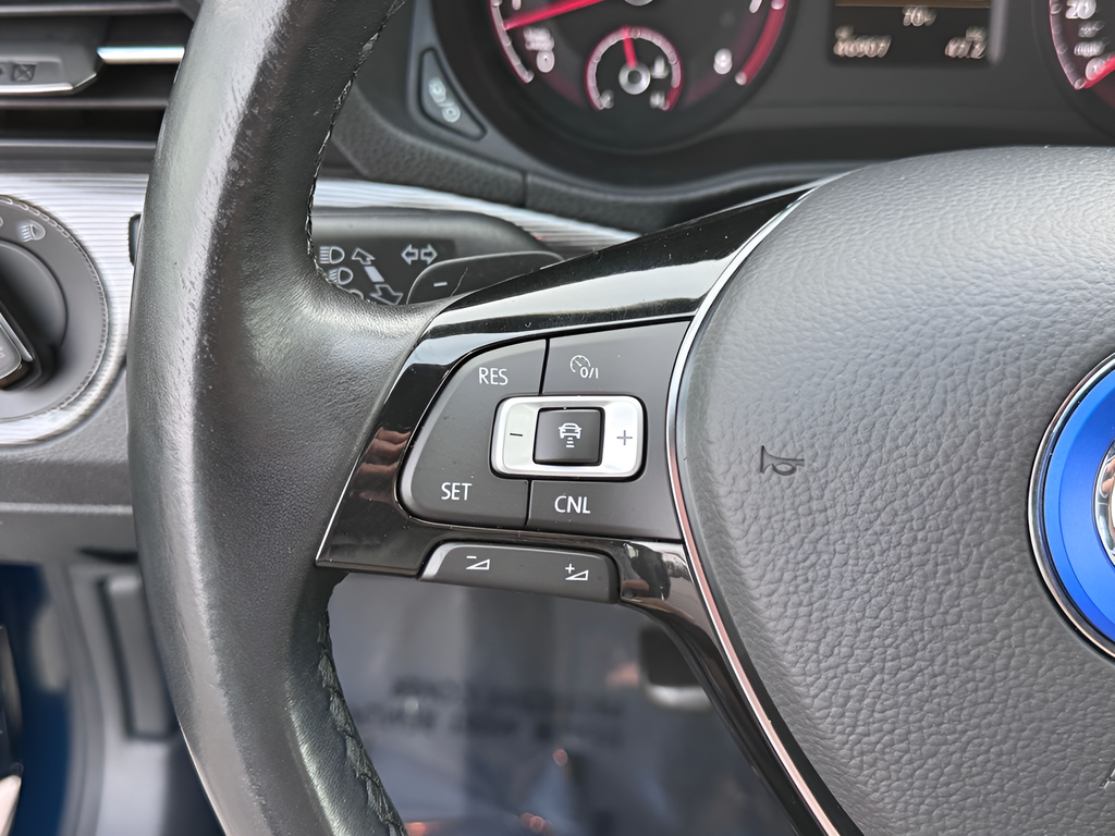 2022 Volkswagen Passat 2.0T R-Line