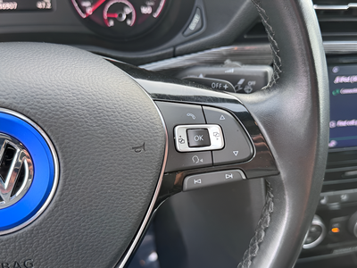 2022 Volkswagen Passat 2.0T R-Line