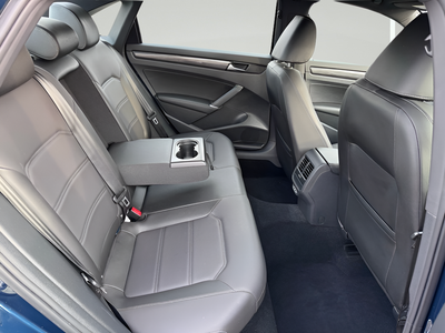 2022 Volkswagen Passat 2.0T R-Line