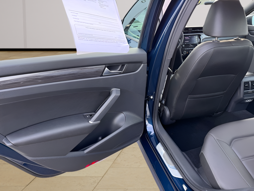 2022 Volkswagen Passat 2.0T R-Line