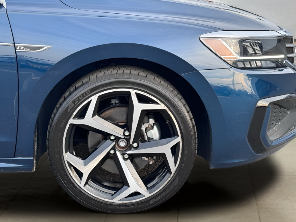 2022 Volkswagen Passat 2.0T R-Line