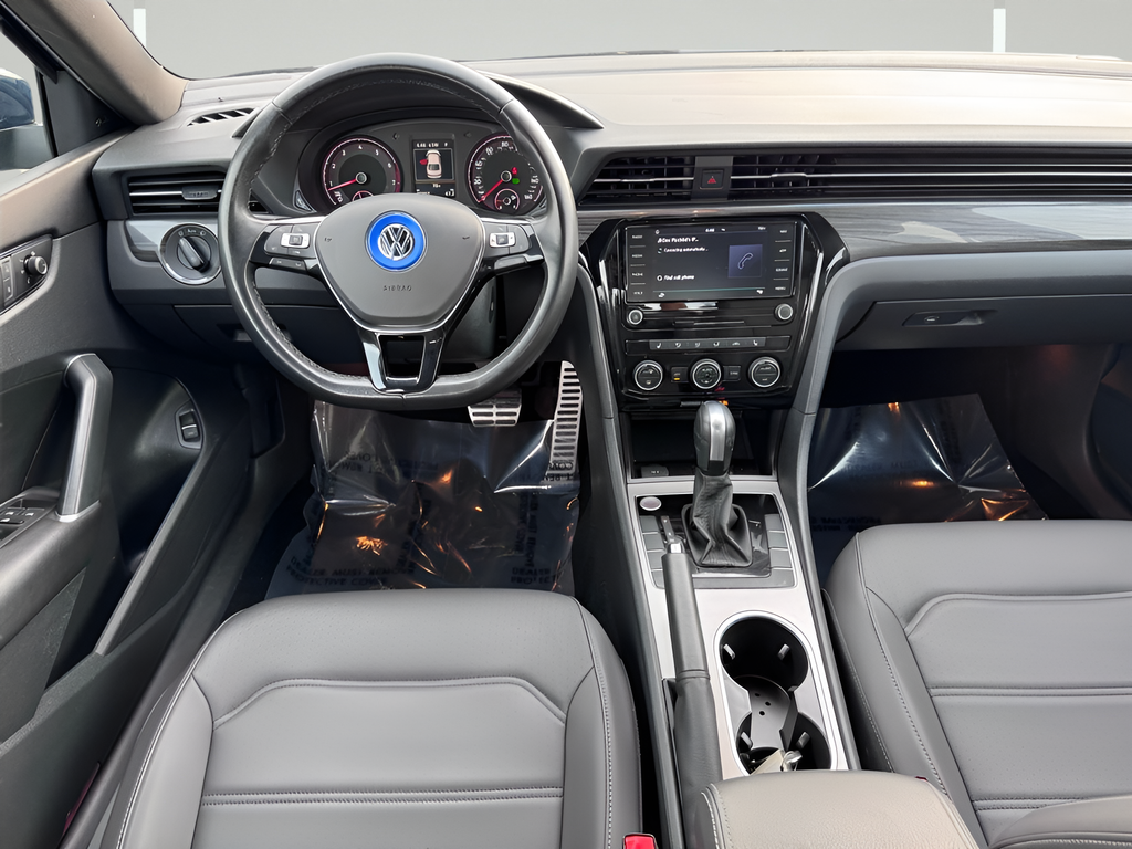 2022 Volkswagen Passat 2.0T R-Line