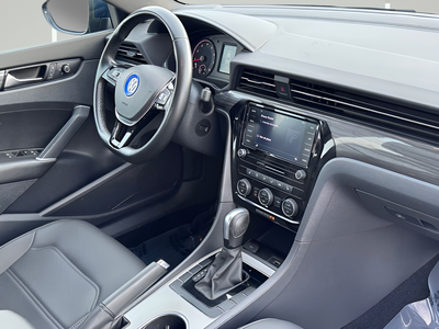 2022 Volkswagen Passat 2.0T R-Line