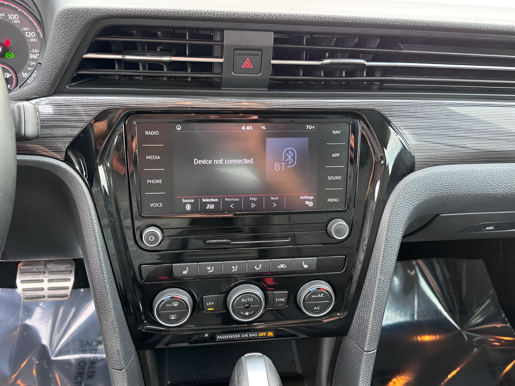 2022 Volkswagen Passat 2.0T R-Line