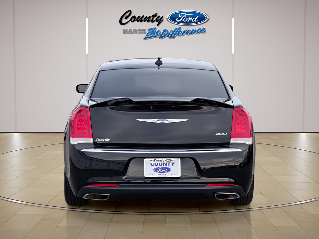 2021 Chrysler 300 Touring