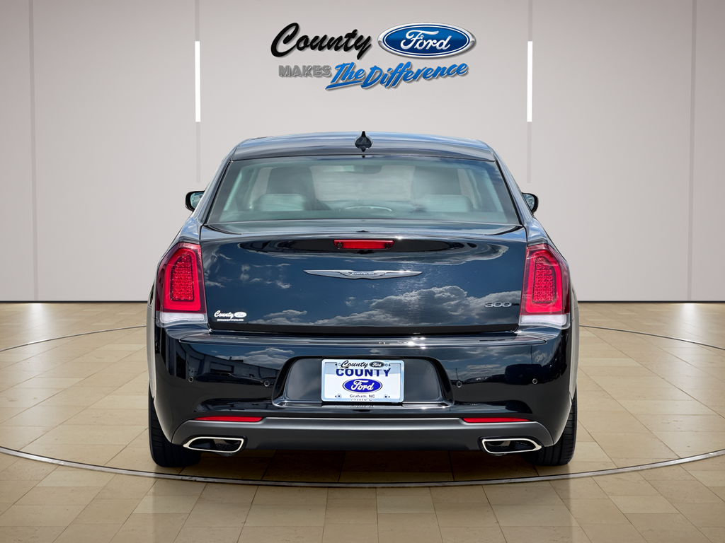 2023 Chrysler 300 Touring