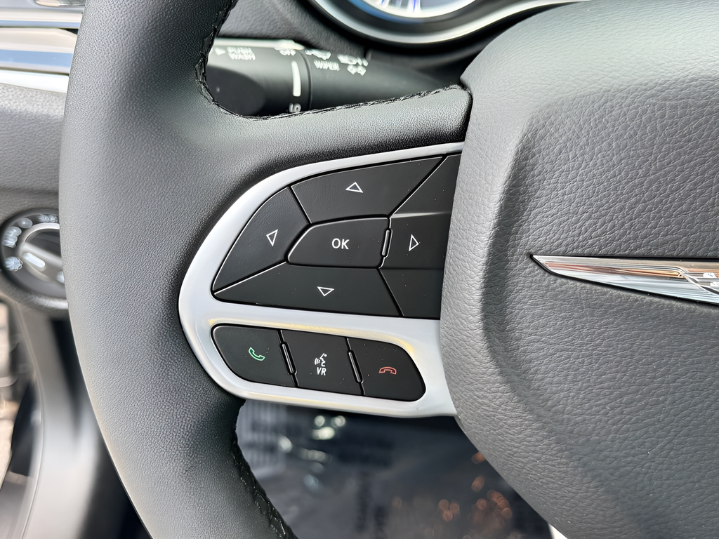 2023 Chrysler 300 Touring