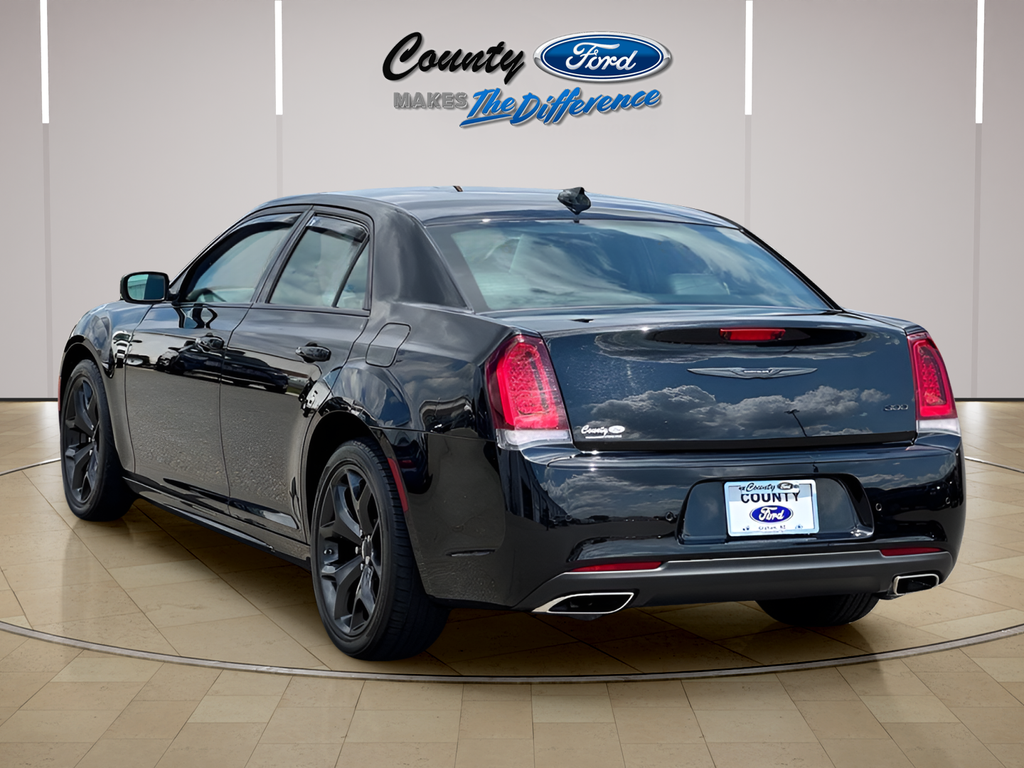 2023 Chrysler 300 Touring