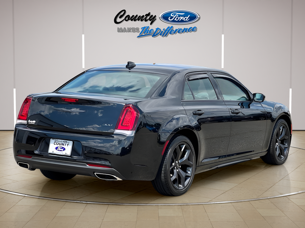 2023 Chrysler 300 Touring