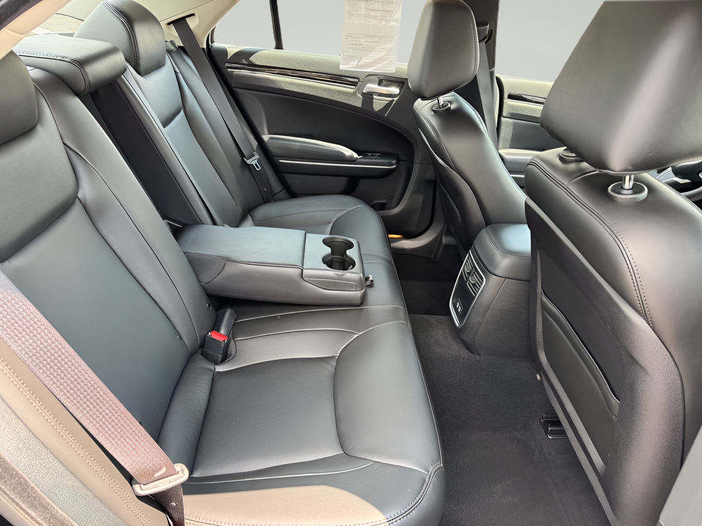 2023 Chrysler 300 Touring