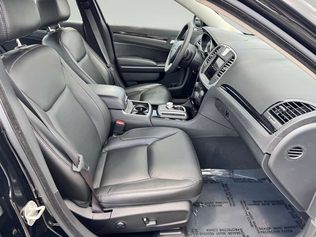 2023 Chrysler 300 Touring