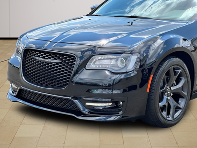 2023 Chrysler 300 Touring