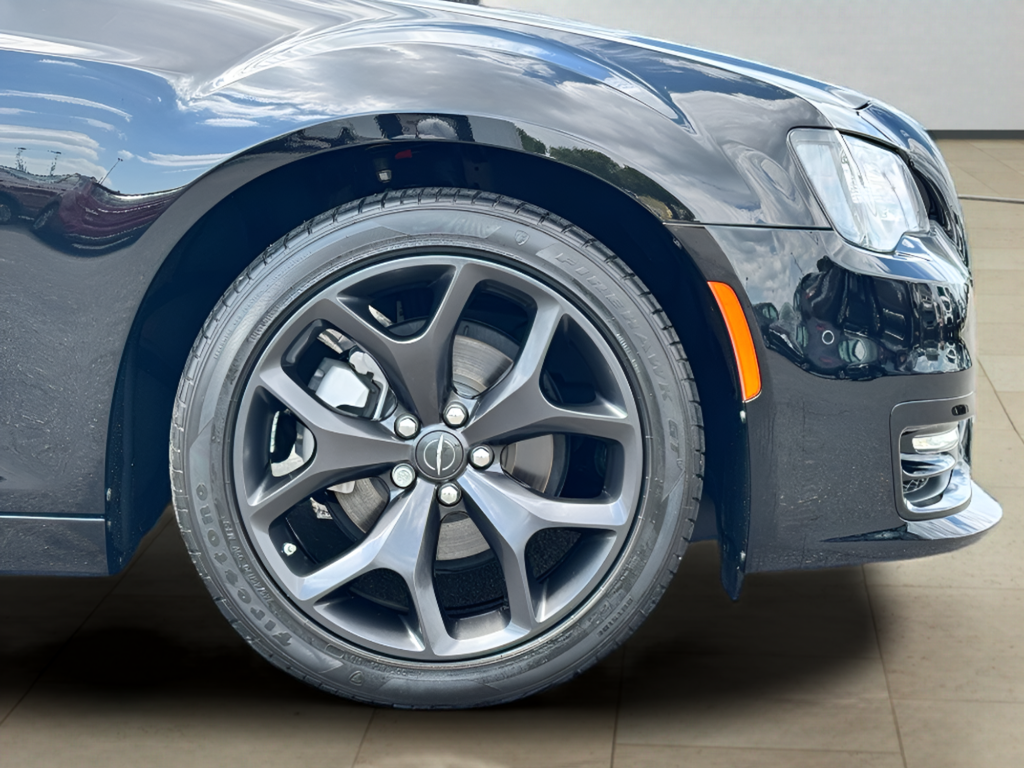 2023 Chrysler 300 Touring