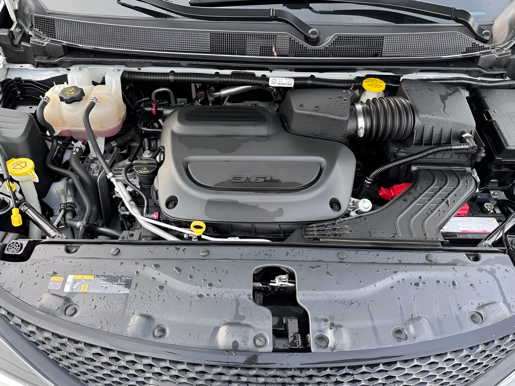 2023 Chrysler Voyager LX