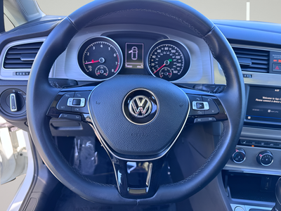 2017 Volkswagen Golf Wolfsburg
