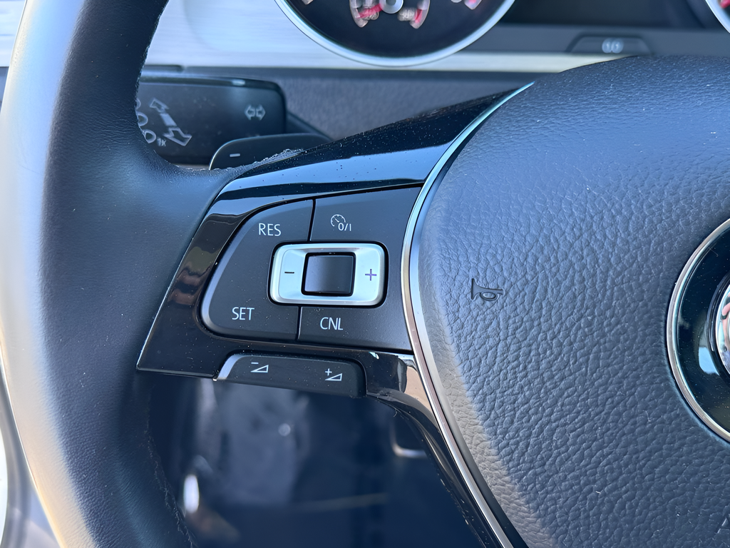 2017 Volkswagen Golf Wolfsburg