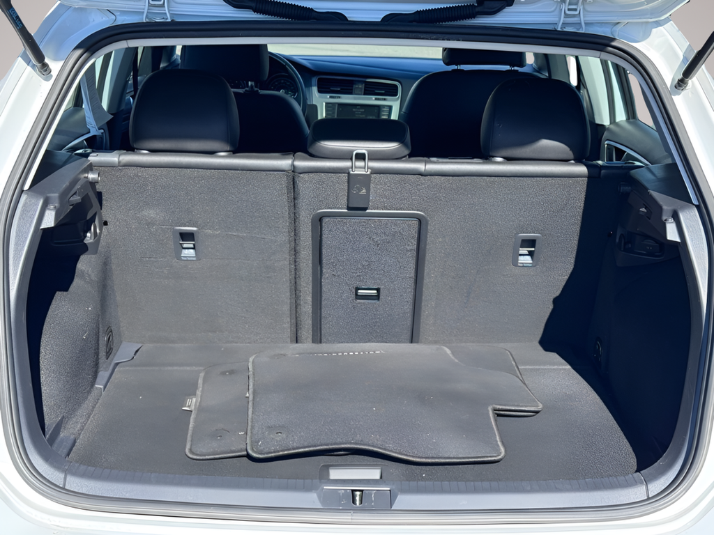 2017 Volkswagen Golf Wolfsburg