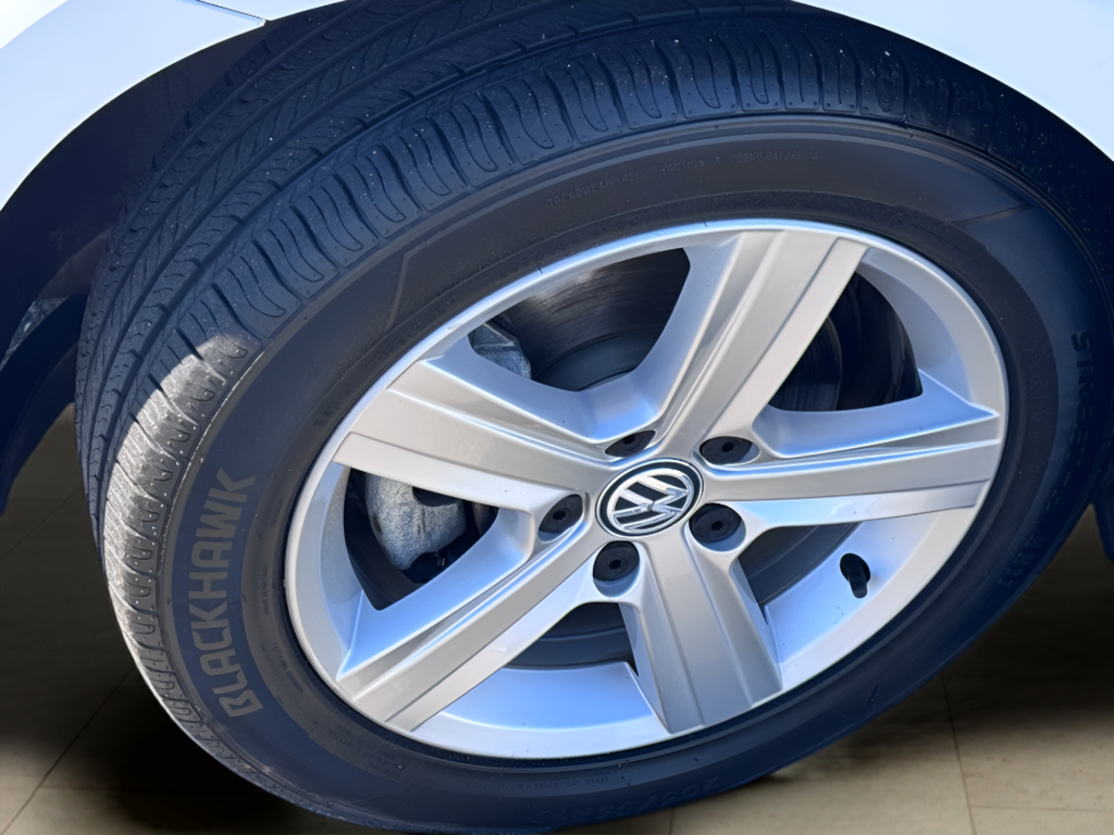 2017 Volkswagen Golf Wolfsburg