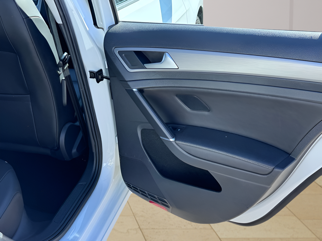 2017 Volkswagen Golf Wolfsburg