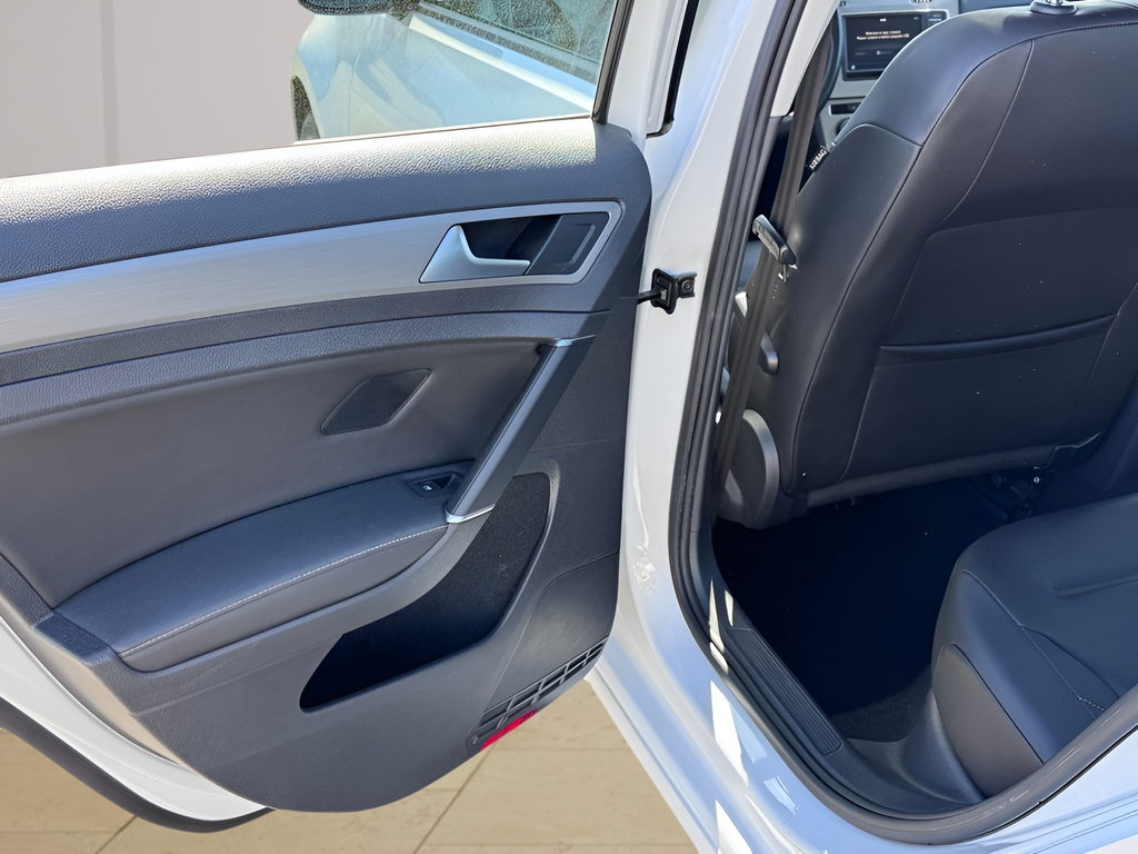 2017 Volkswagen Golf Wolfsburg