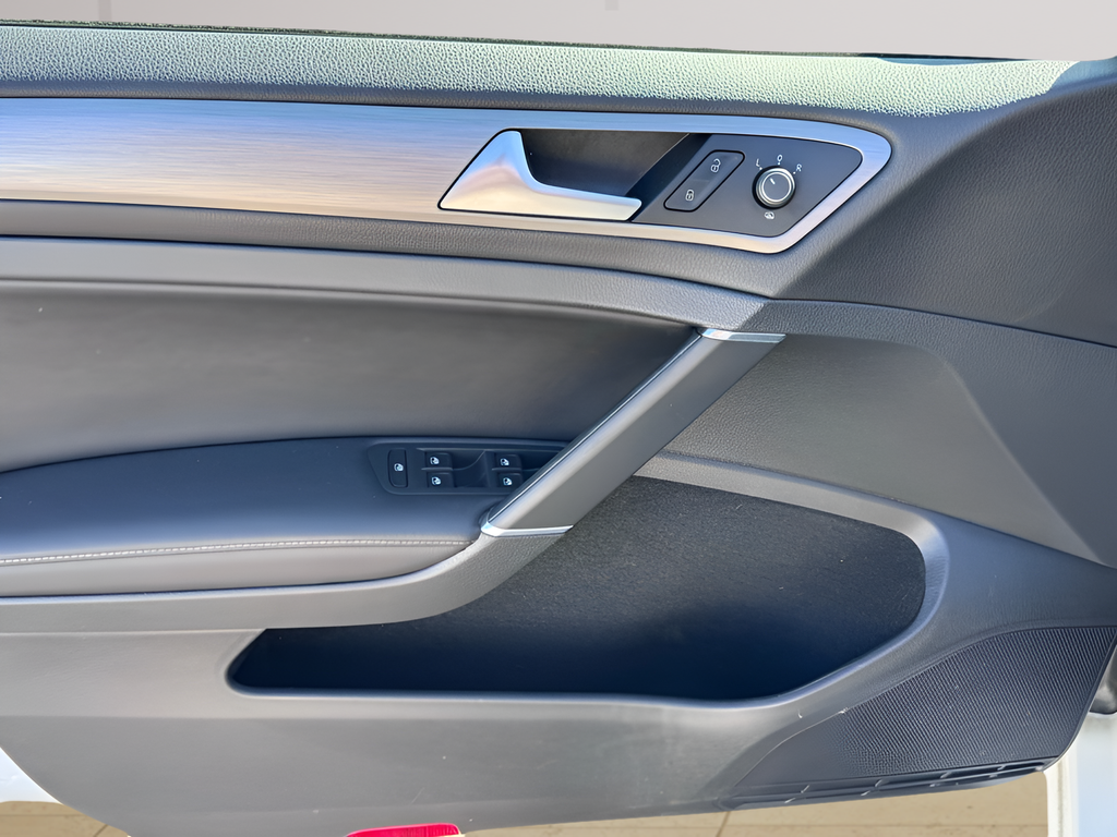 2017 Volkswagen Golf Wolfsburg