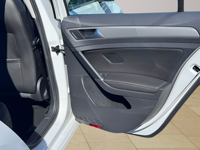 2017 Volkswagen Golf Wolfsburg