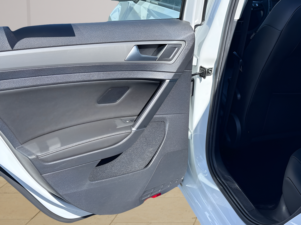 2017 Volkswagen Golf Wolfsburg