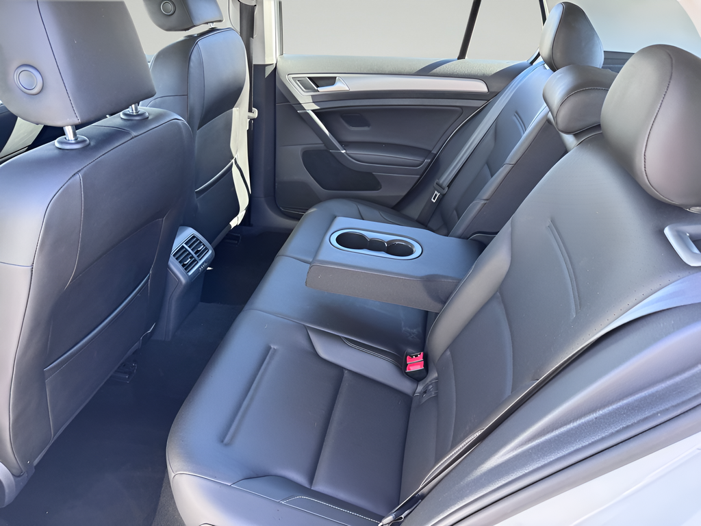 2017 Volkswagen Golf Wolfsburg