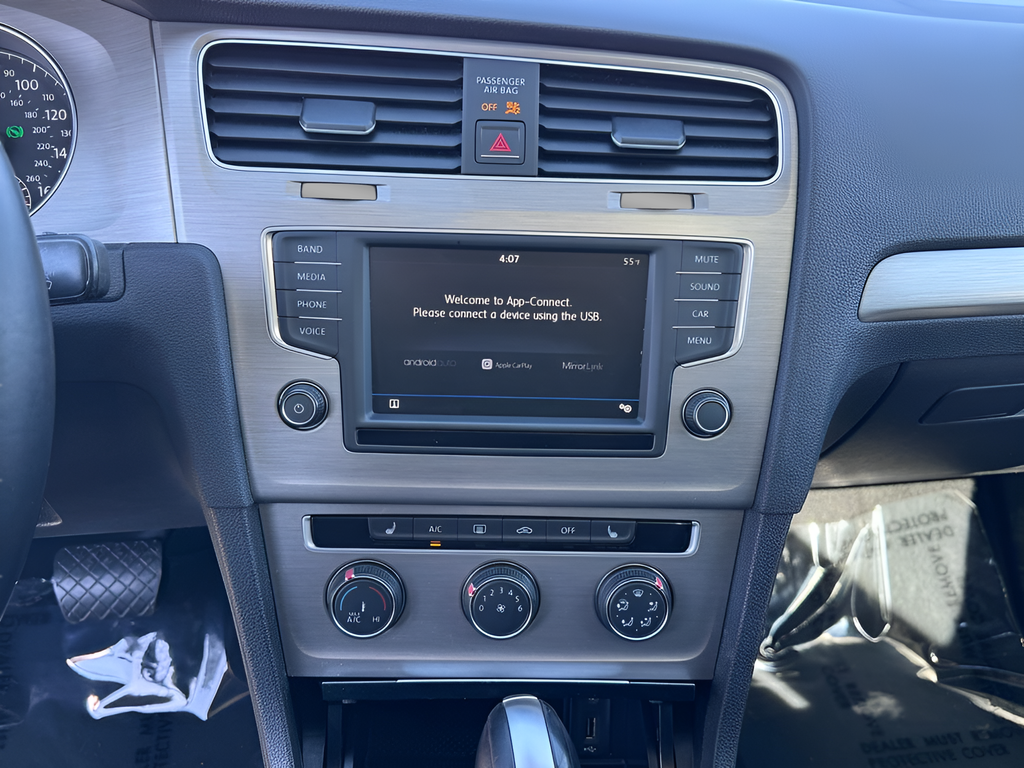 2017 Volkswagen Golf Wolfsburg