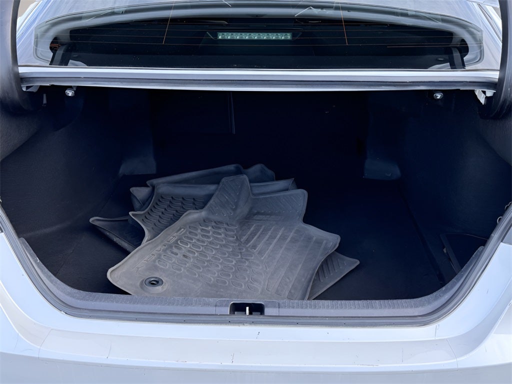 2023 Toyota Camry Hybrid XLE