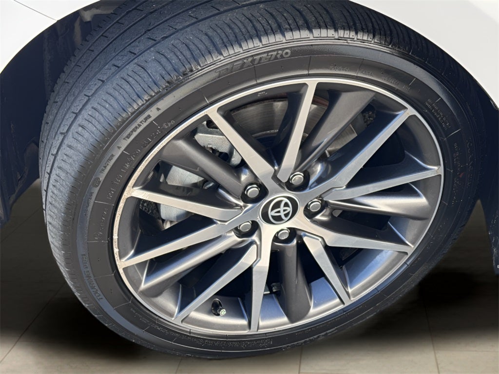 2023 Toyota Camry Hybrid XLE