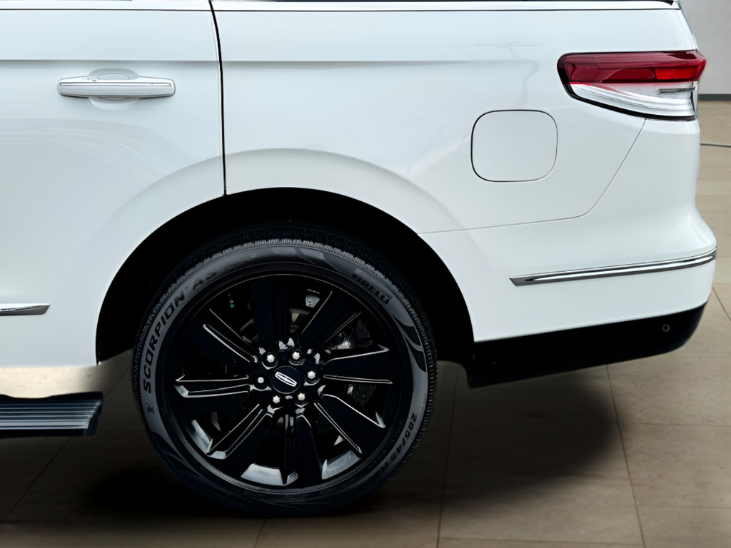 2022 Lincoln Navigator Black Label