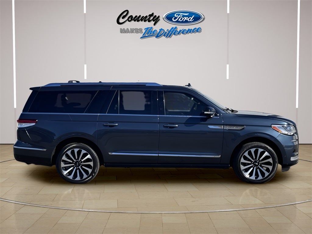 2022 Lincoln Navigator L Reserve