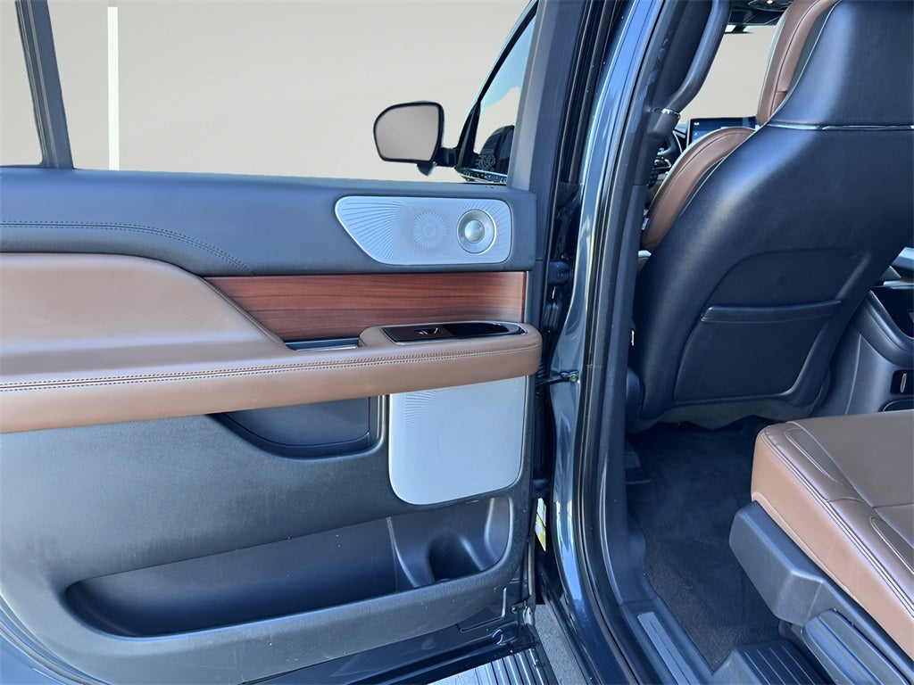 2022 Lincoln Navigator L Reserve