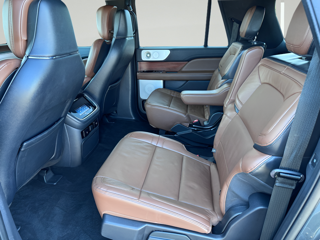 2022 Lincoln Navigator L Reserve