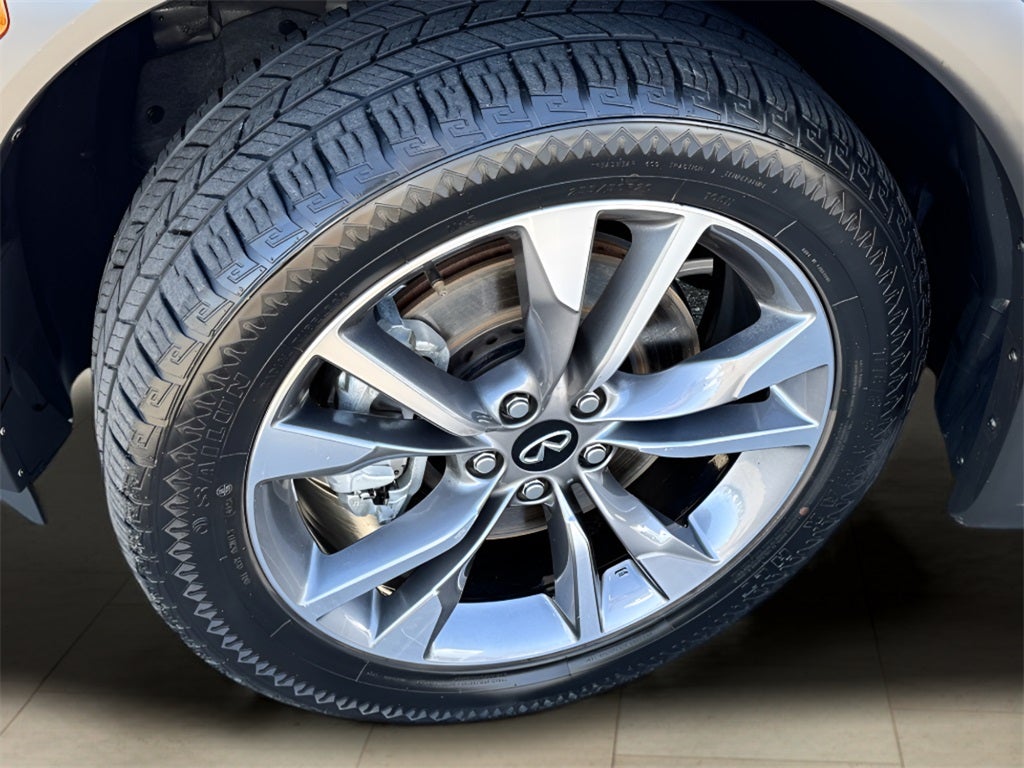 2024 INFINITI QX60 LUXE