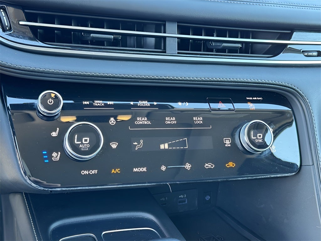 2024 INFINITI QX60 LUXE