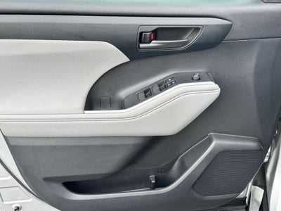 2021 Toyota Highlander LE