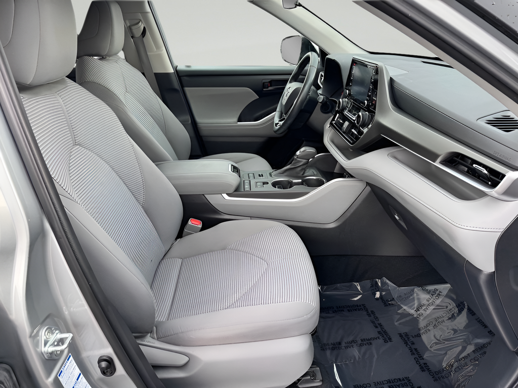 2021 Toyota Highlander LE