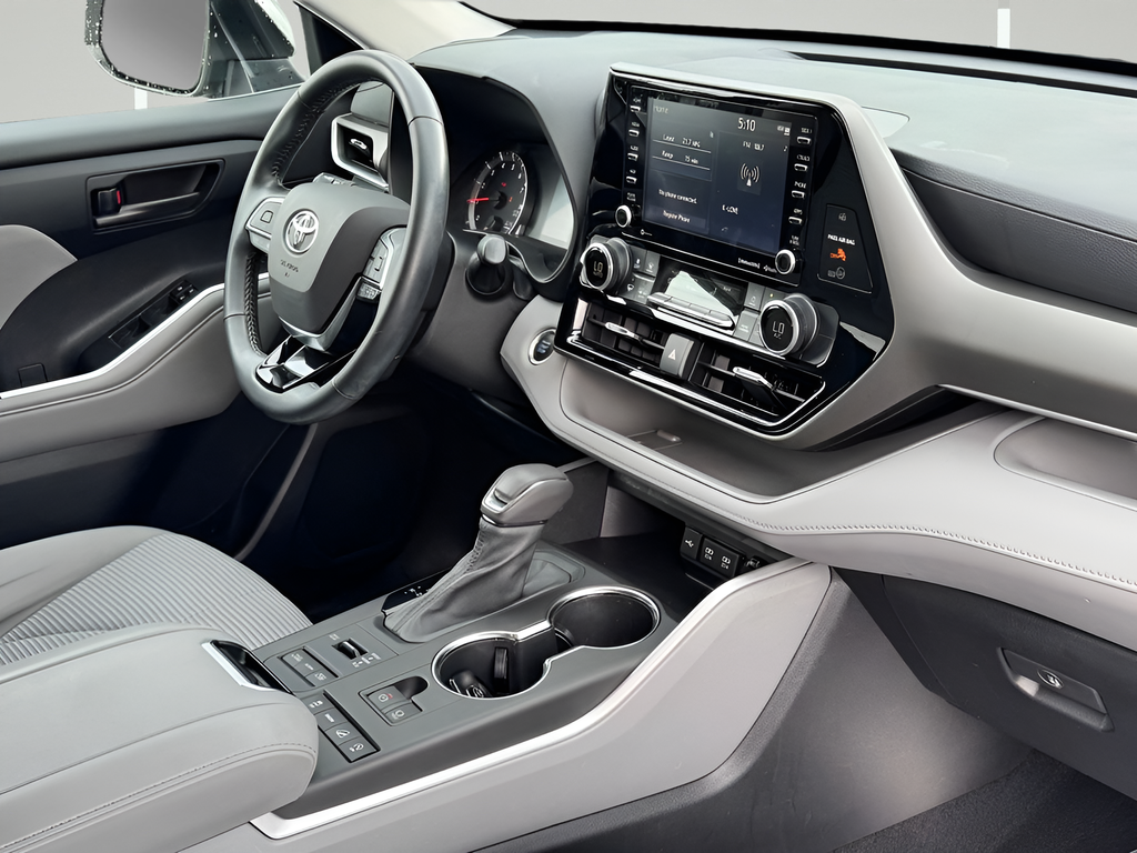 2021 Toyota Highlander LE