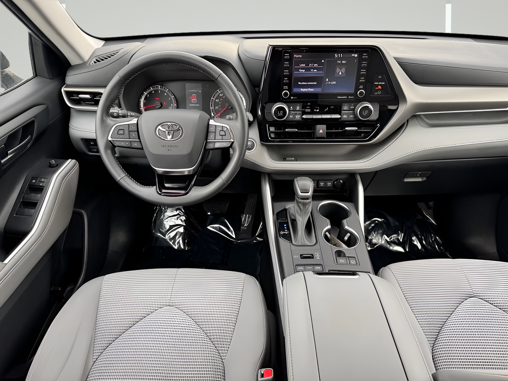 2021 Toyota Highlander LE