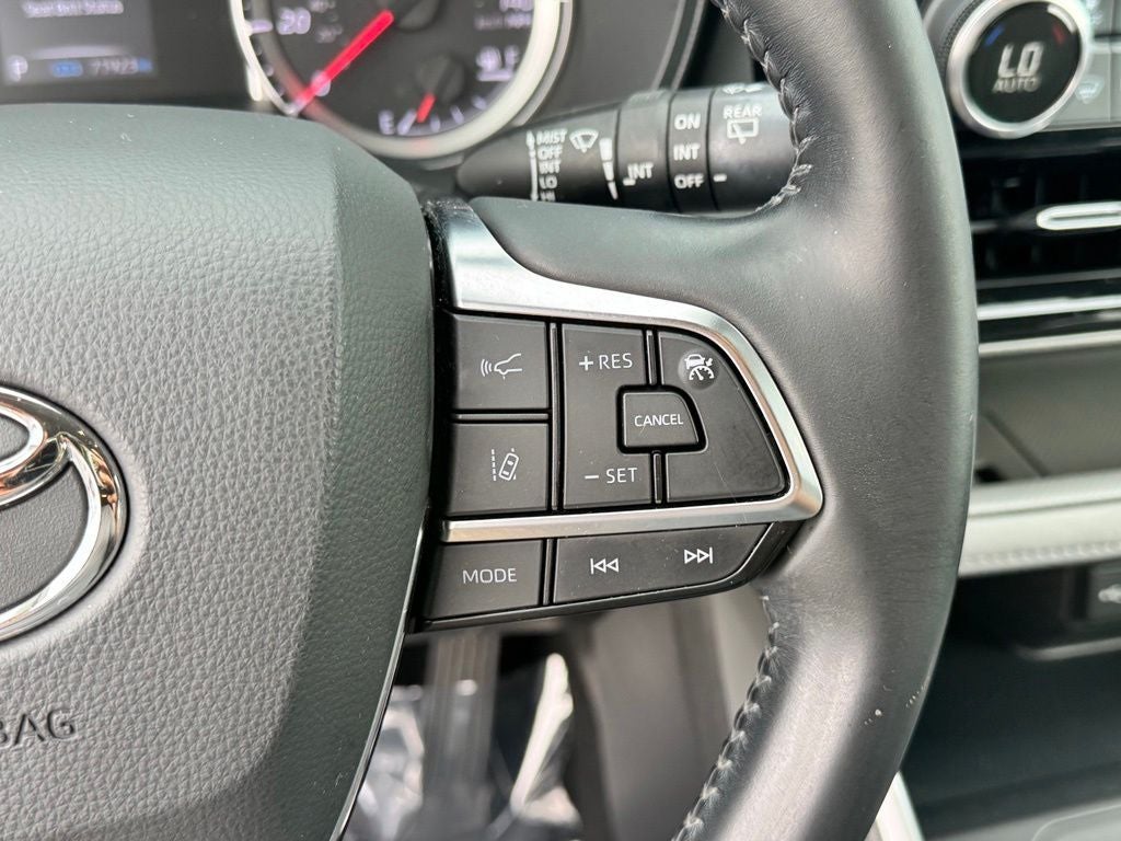 2021 Toyota Highlander LE